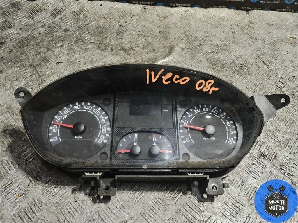 Щиток приборов (приборная панель) к Iveco  2008