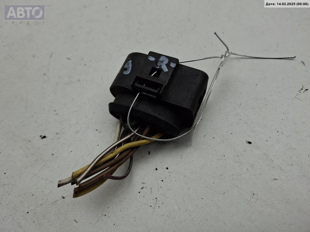 Разъем AUX / USB к Volkswagen Golf 2000