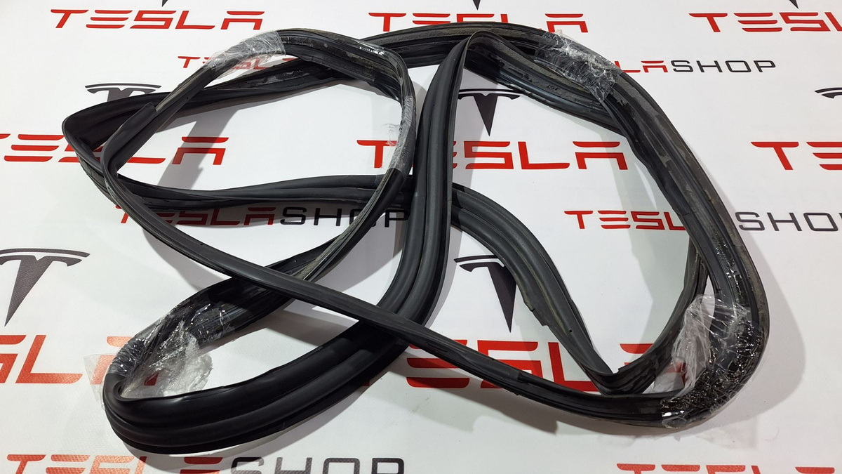 Уплотнитель к Tesla Model X 2022