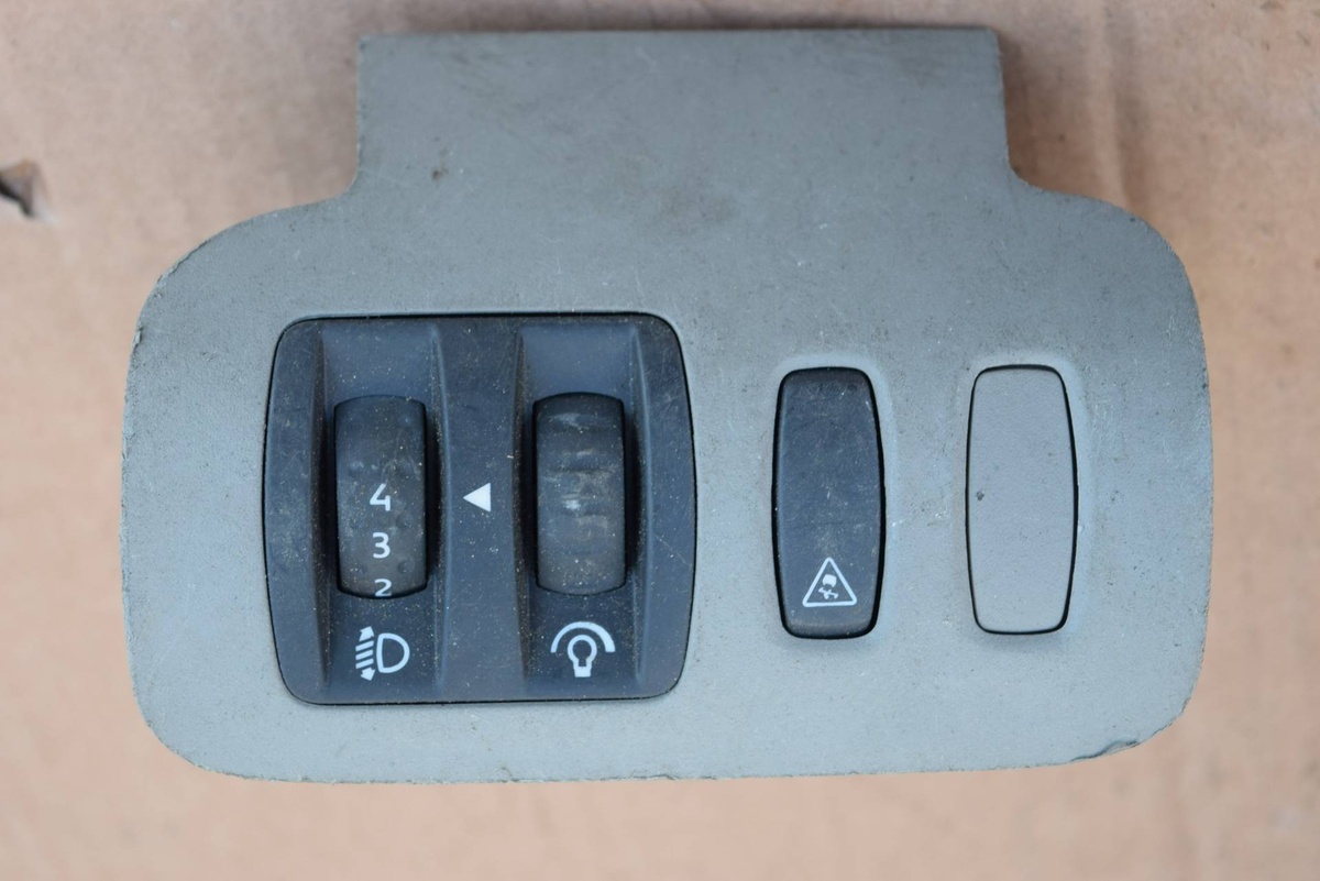 Кнопка корректора фар к Renault Scenic 2004