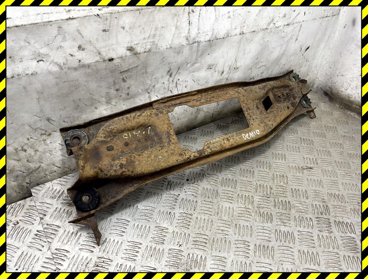 Балка под КПП к Mazda Demio 2001