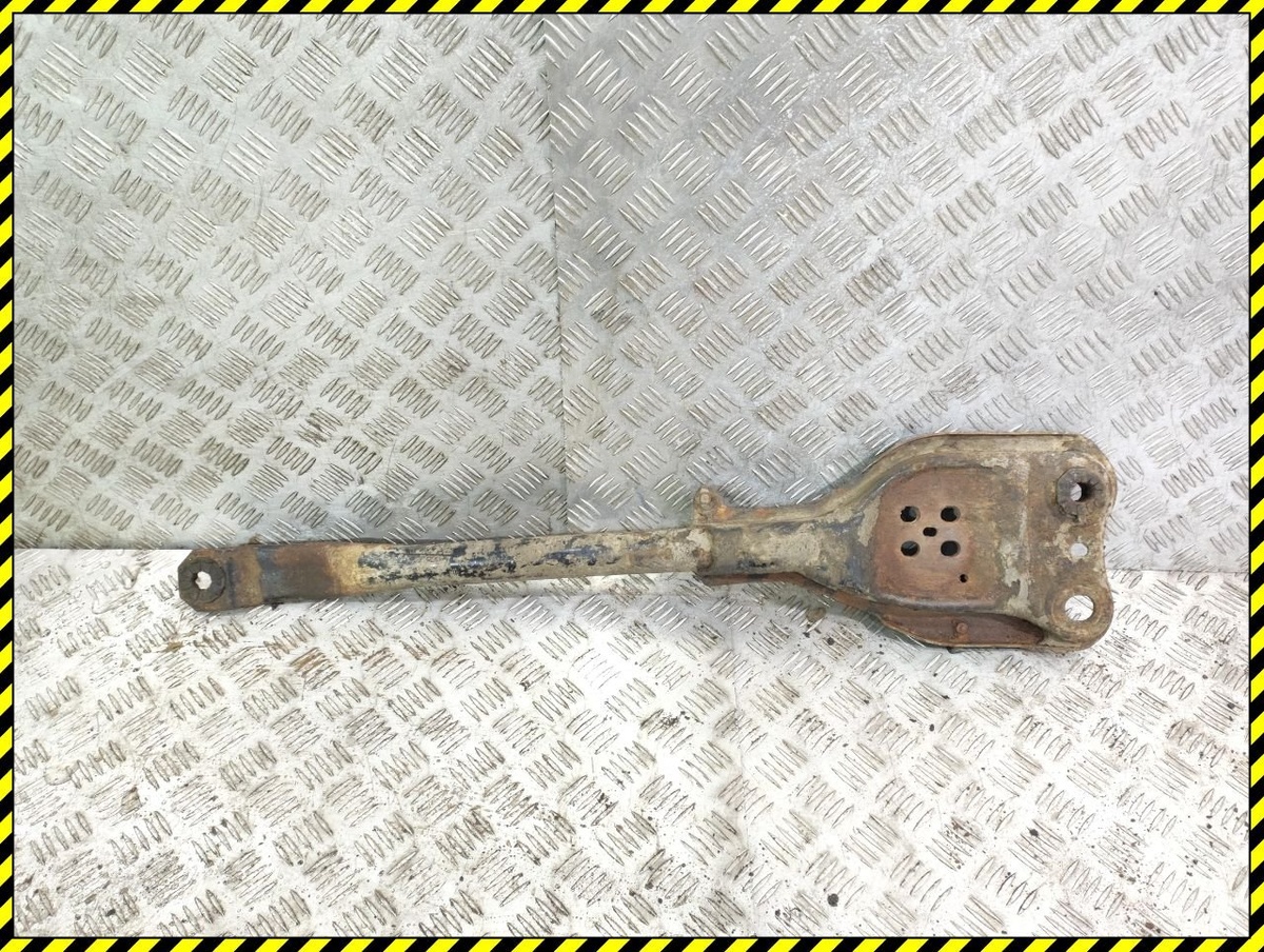 Балка под КПП к Mazda Xedos 6 1995