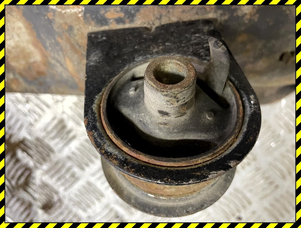 Балка под КПП к Mazda MPV 2001