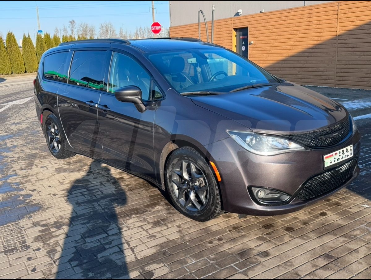 Chrysler Pacifica RU, 2020