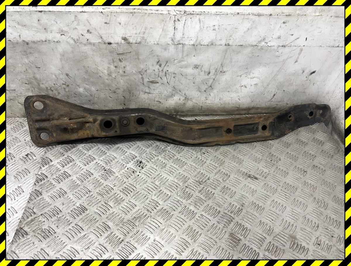 Балка под КПП к Mitsubishi Galant 1994
