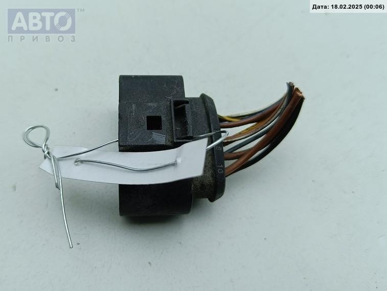 Разъем AUX / USB к Volkswagen Passat 2001