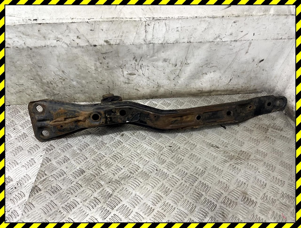 Балка под КПП к Mitsubishi Galant 1993