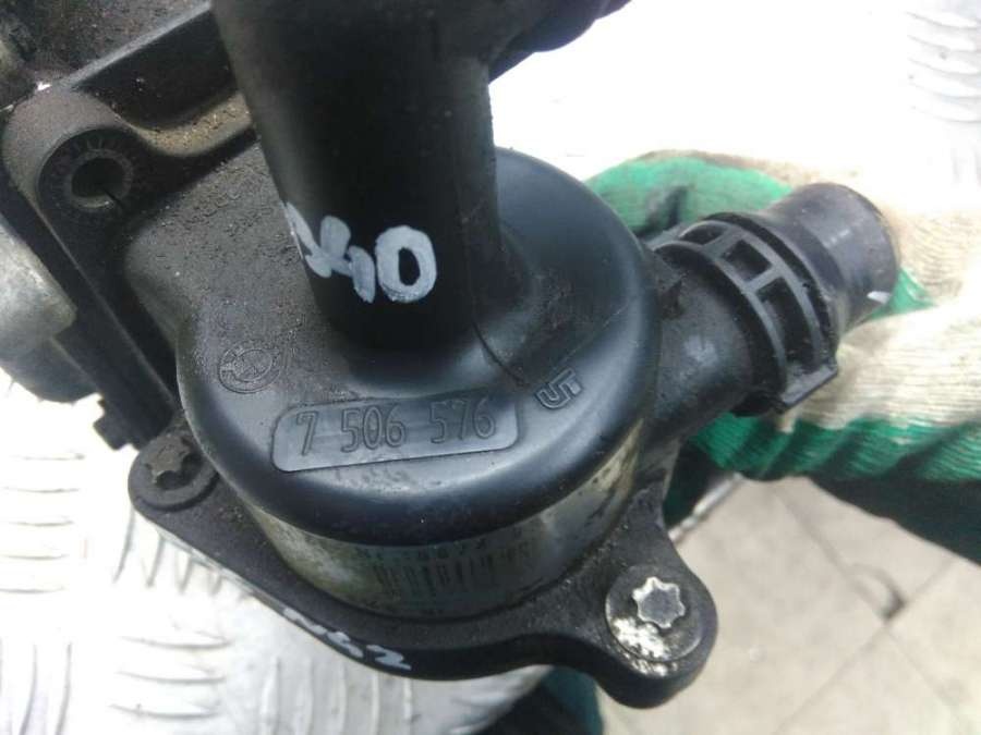 Помпа к BMW 5 2004