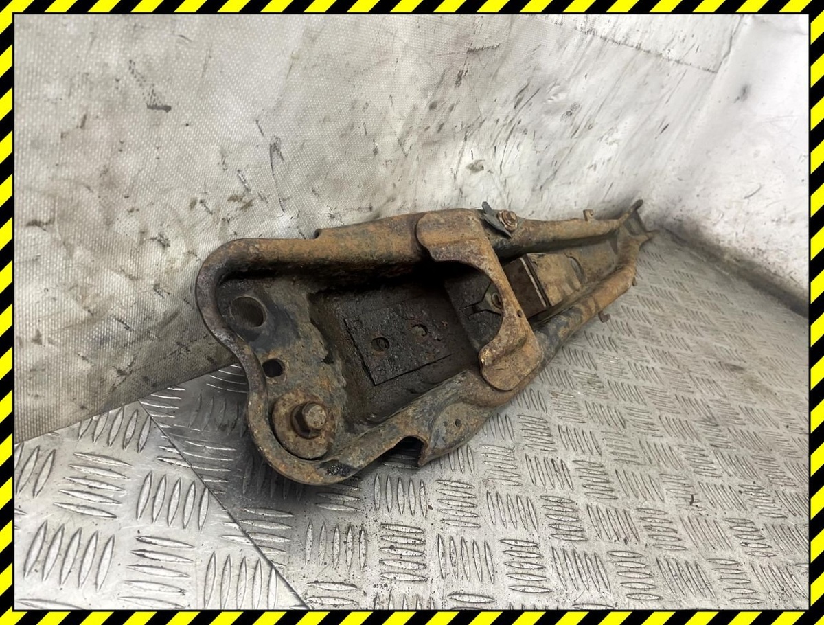 Балка под КПП к Mazda MPV 2004