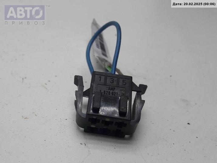 Разъем AUX / USB к Volkswagen Passat 1994