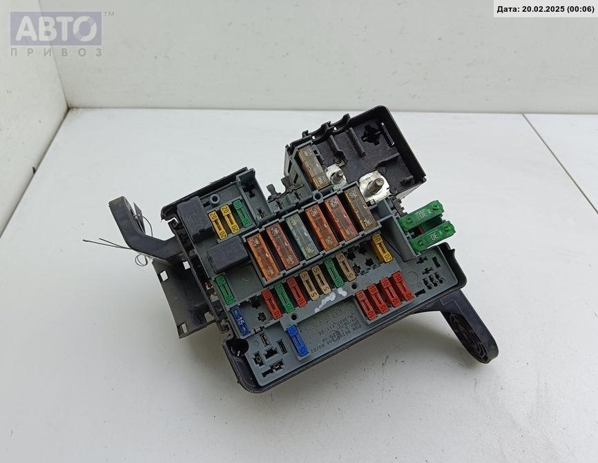Короб предохранителей к Peugeot 206 2001