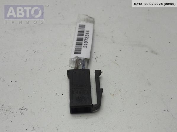 Разъем AUX / USB к Volkswagen Passat 1991