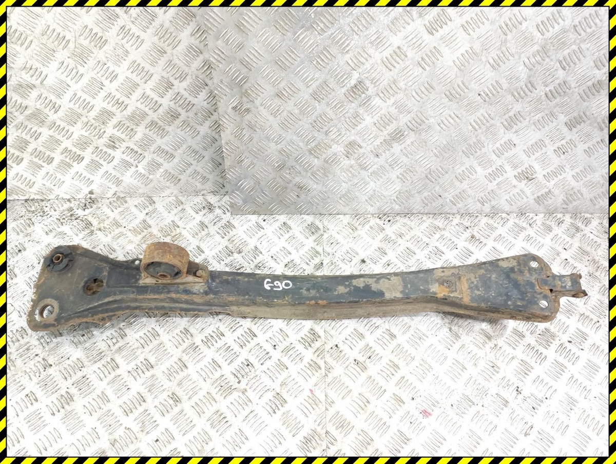 Балка под КПП к Mitsubishi Galant 1990