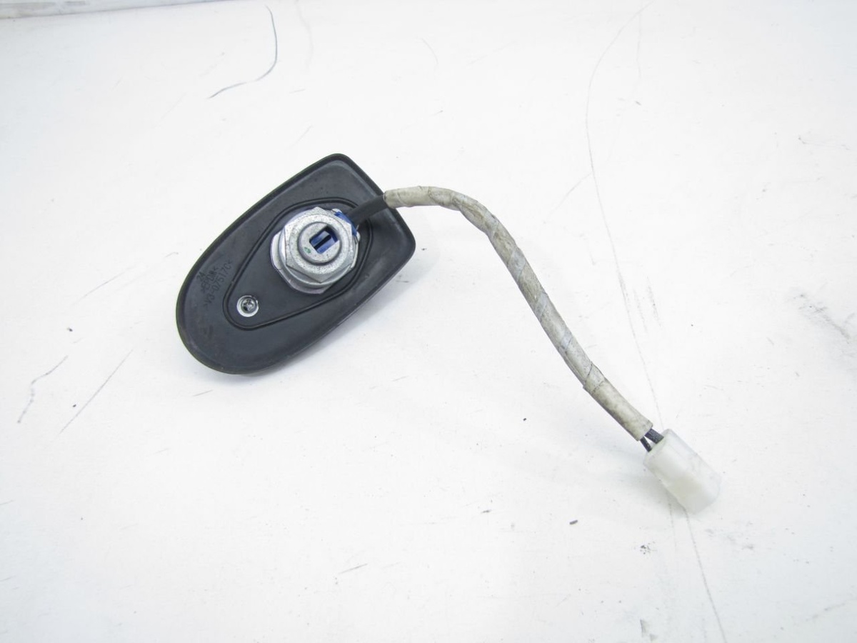 Антенна  к Toyota Prius 2009