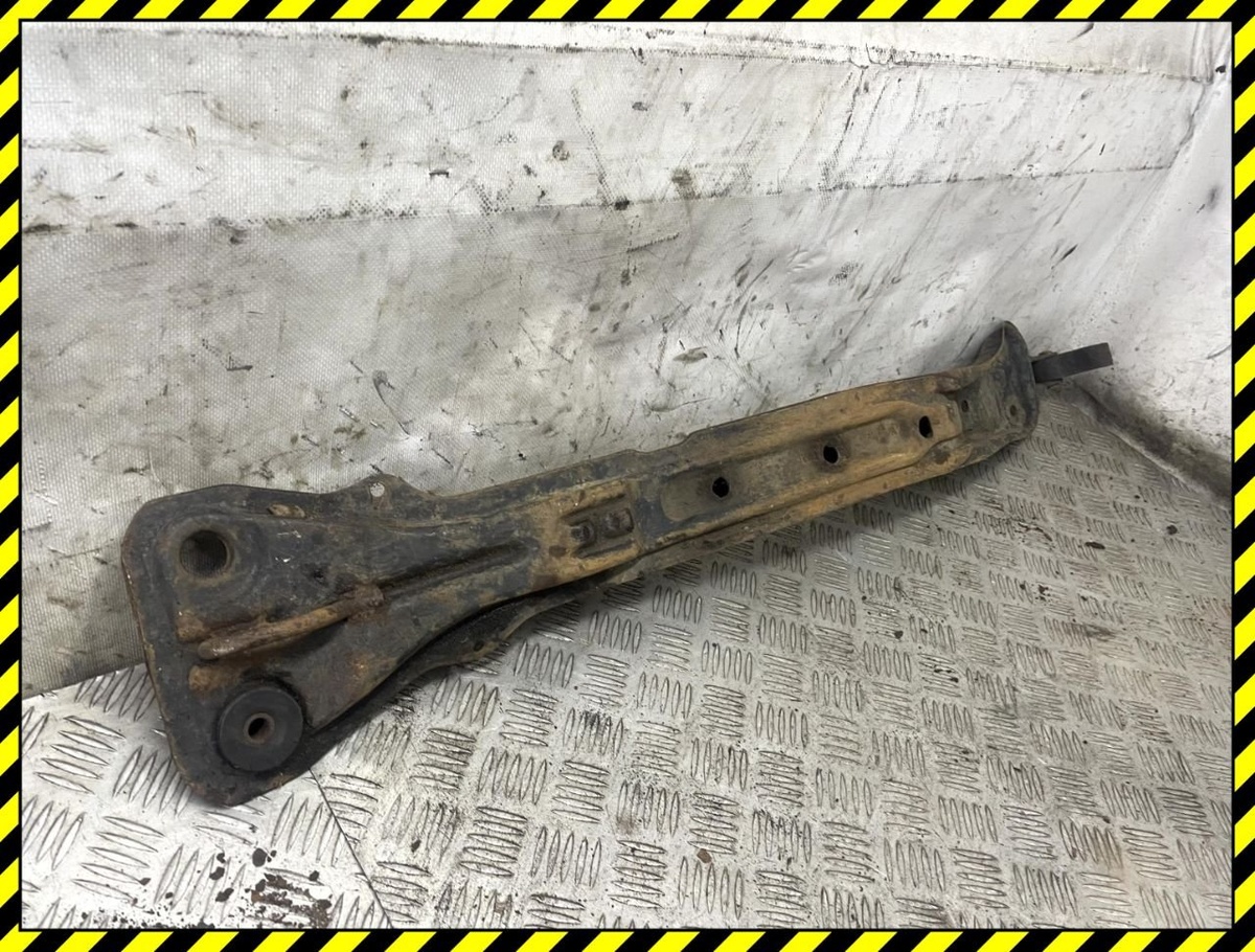 Балка под КПП к Mitsubishi Galant 1990