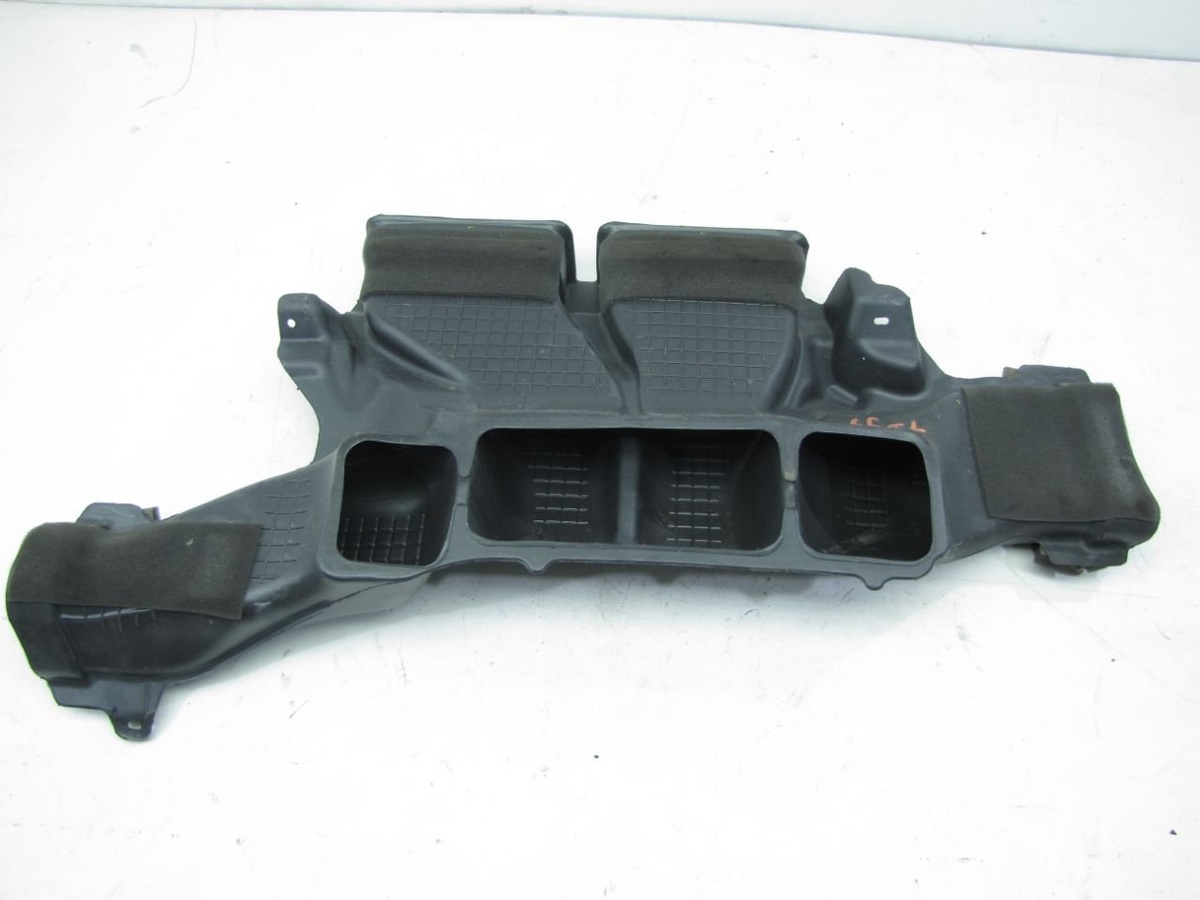 Воздухозаборник к Toyota Prius 2009