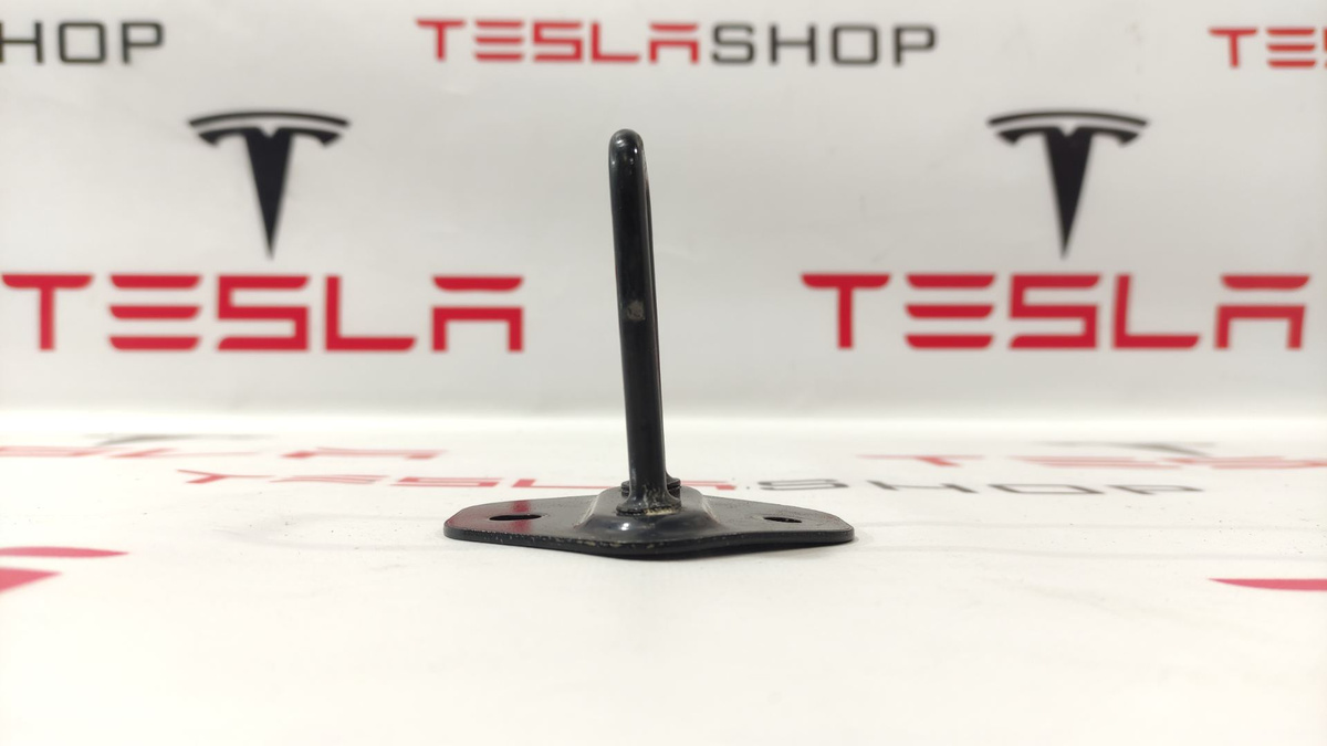 Петля двери к Tesla Model S 2021