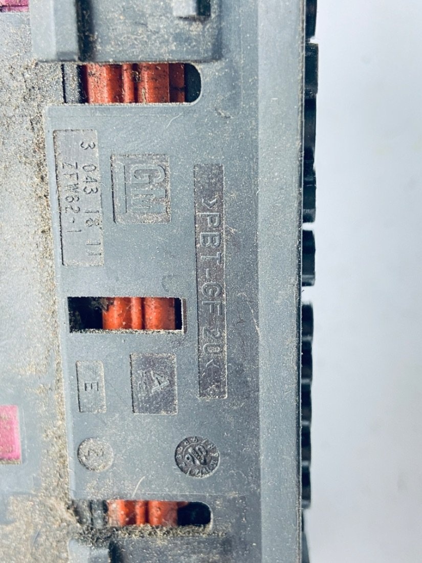 Разъем (фишка) проводки к Opel Zafira 2006
