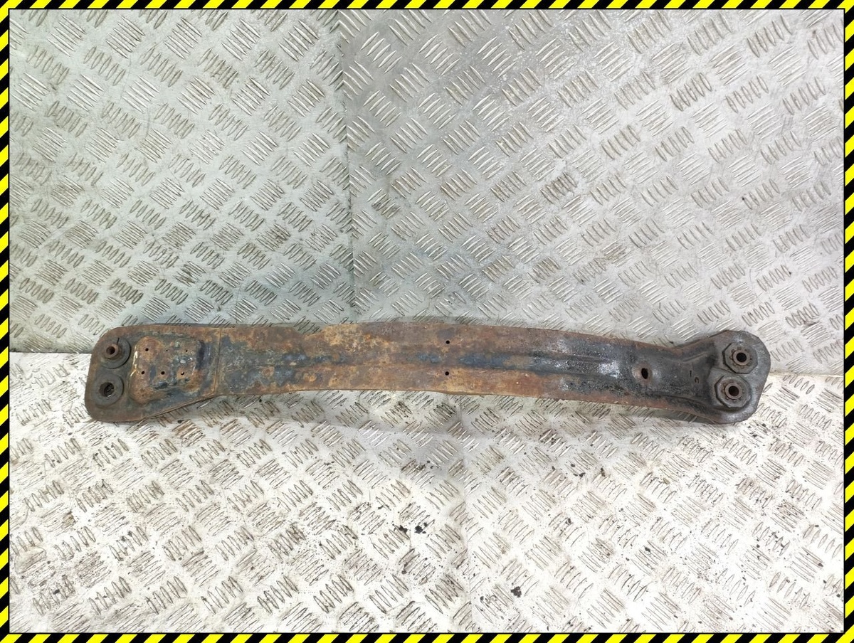 Балка под КПП к Mitsubishi Lancer 1990