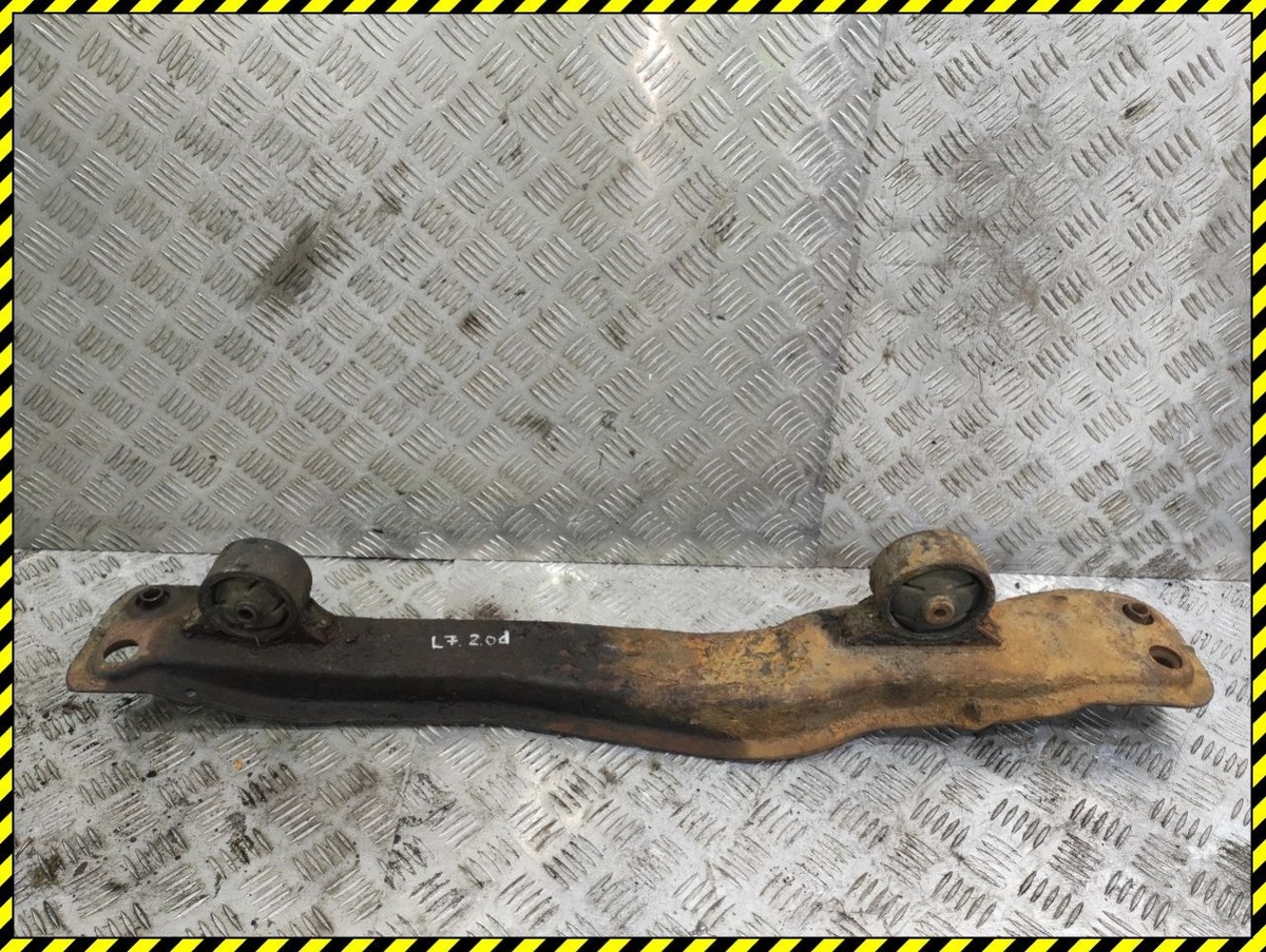 Балка под КПП к Mitsubishi Lancer 1992