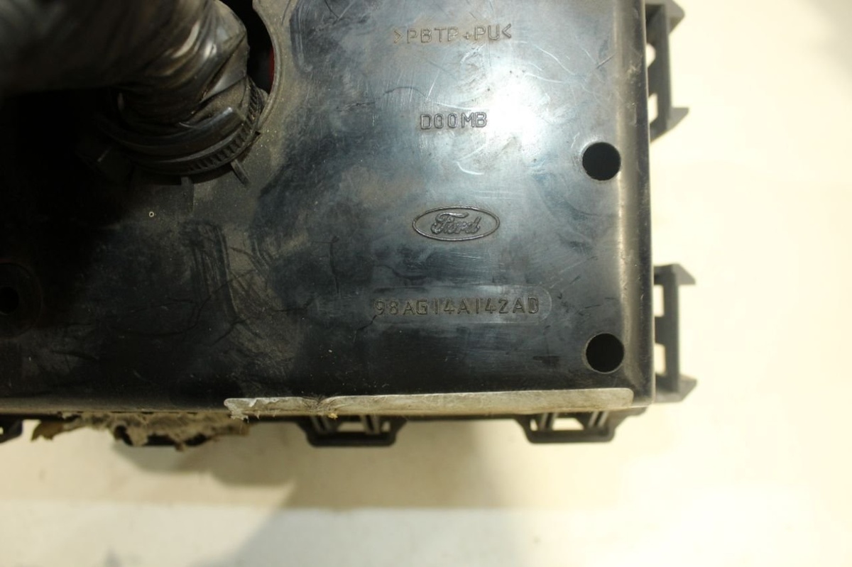 Блок предохранителей к Ford Focus 2003