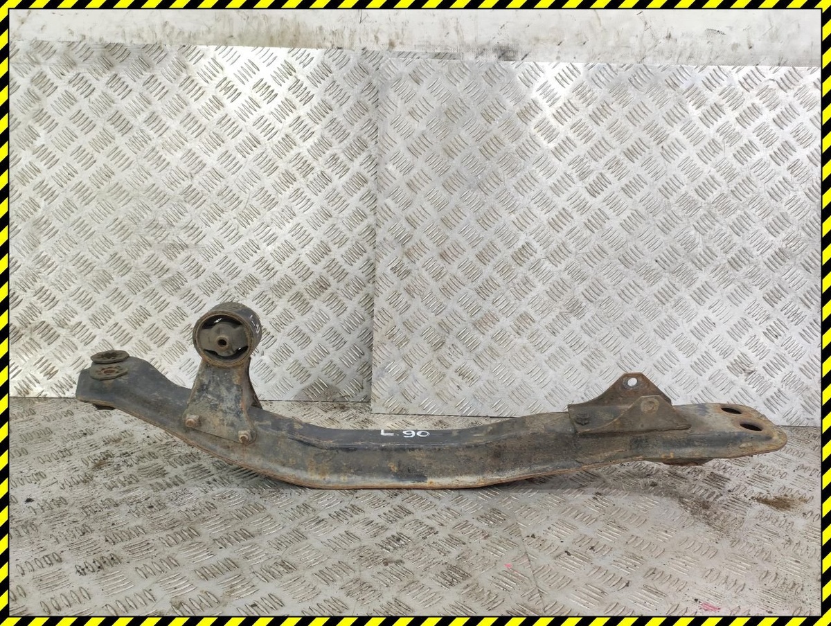 Балка под КПП к Mitsubishi Lancer 1990