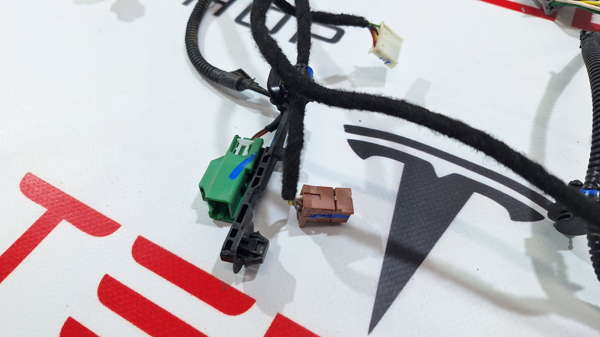 Проводка к Tesla Model X 2022