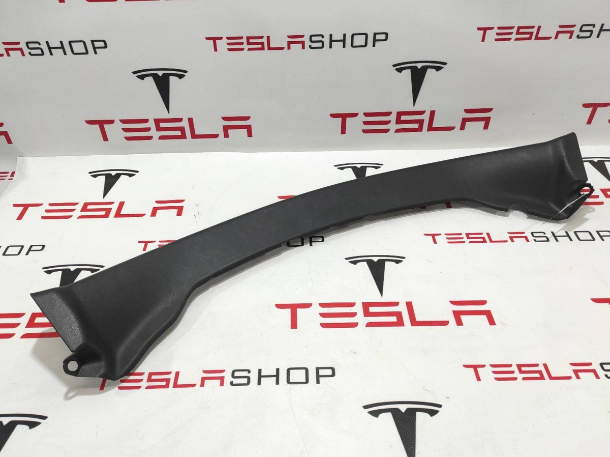 Пластик к Tesla Model 3 2020