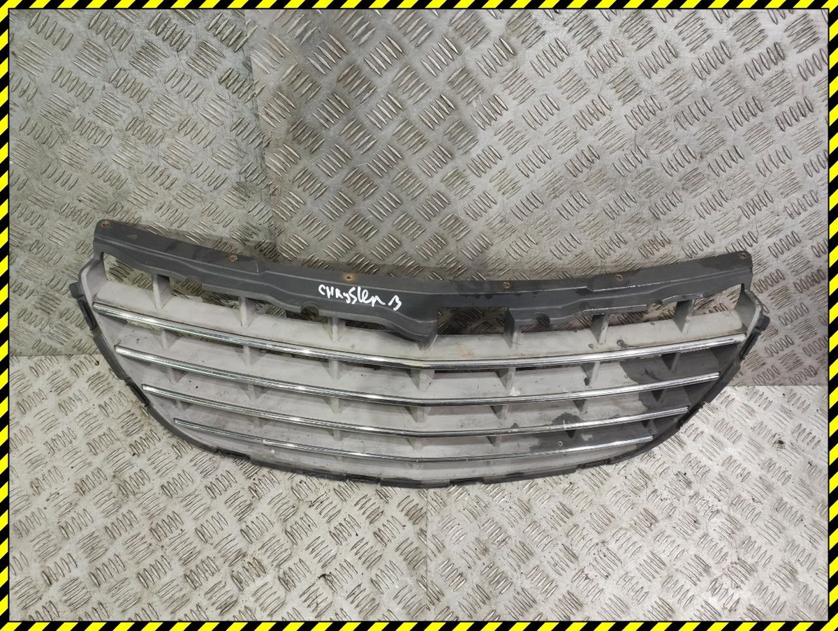 Решетка радиатора к Chrysler Pacifica 2004