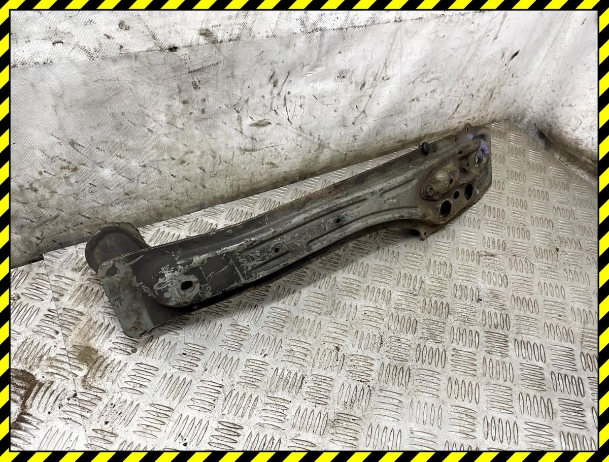 Балка под КПП к Toyota Matrix 2006