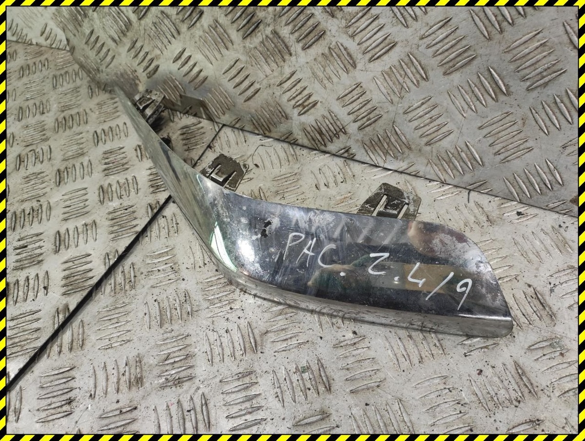 Молдинг (накладка) к Chrysler Pacifica 2004