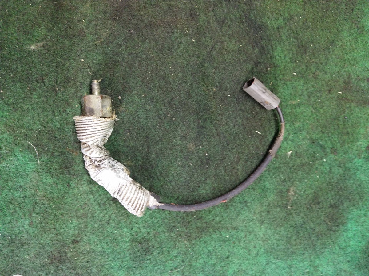 Датчик детонации к Mazda MPV 2002
