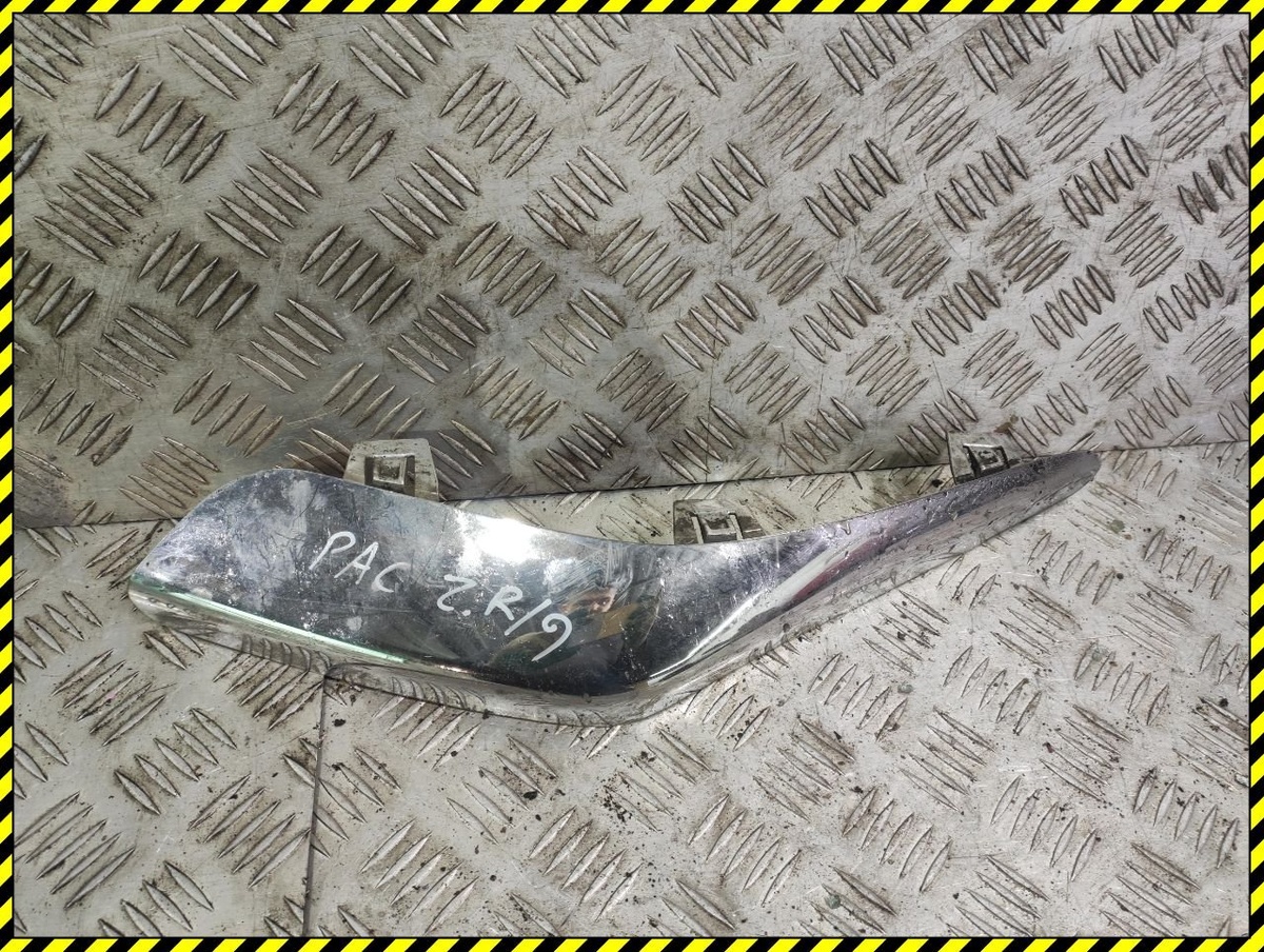 Молдинг (накладка) к Chrysler Pacifica 2004