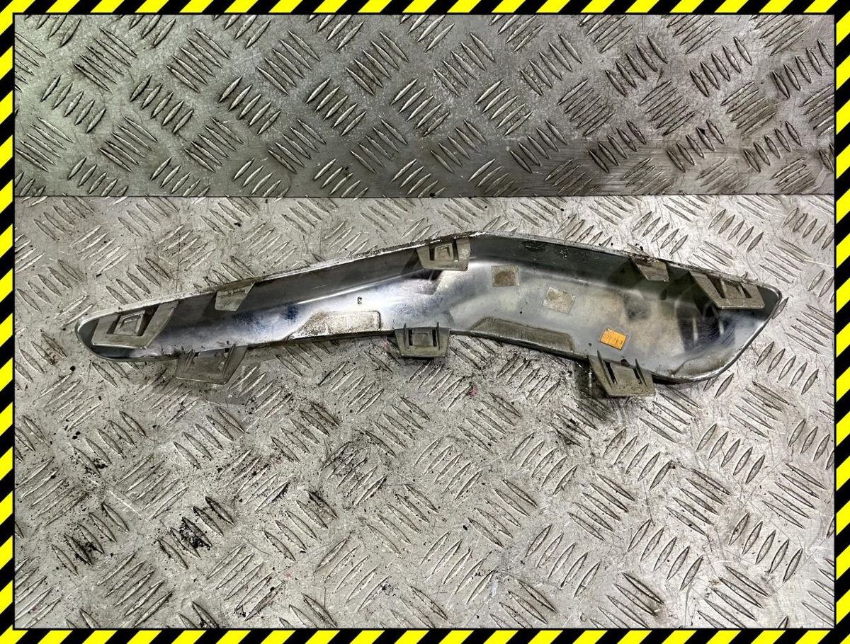 Молдинг (накладка) к Chrysler Pacifica 2005