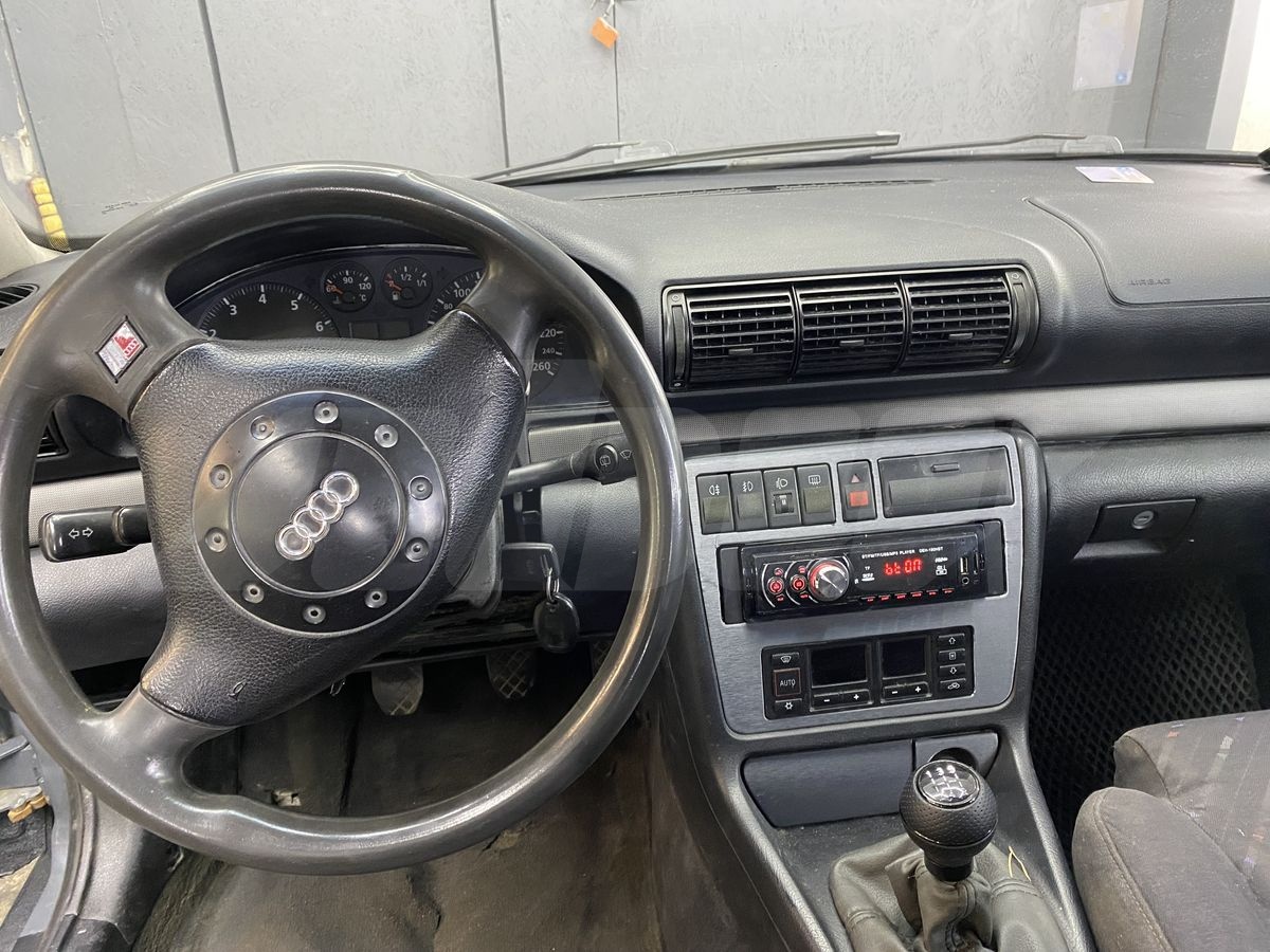 Audi A4 I (B5), 1996