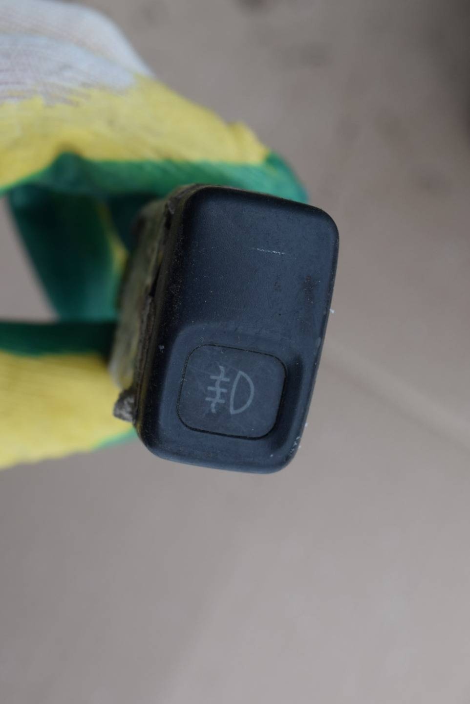 Кнопка противотуманных фар к Mazda 626 1996
