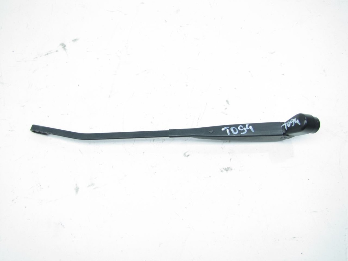 Щеткодержатель к Toyota Prius 2009