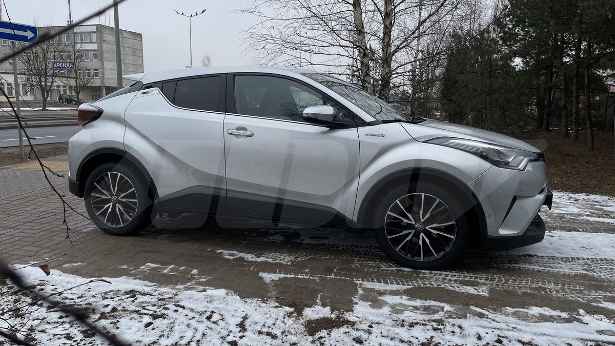 Toyota C-HR I, 2016