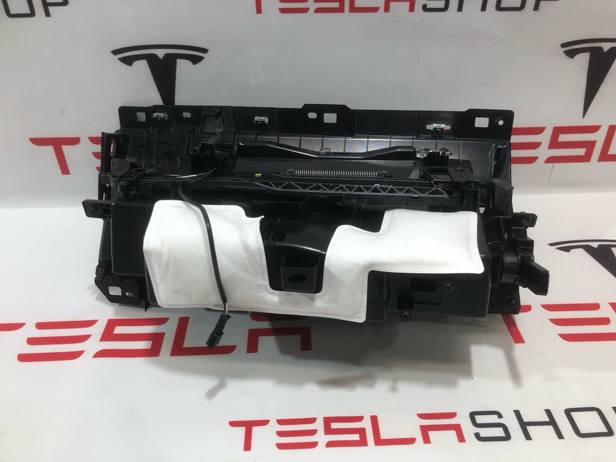 Бардачок к Tesla Model S 2021