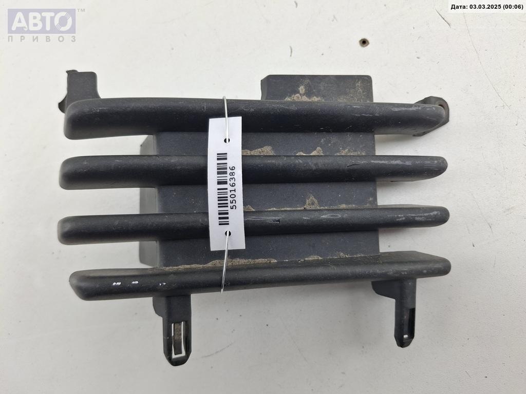 Решетка бампера к Mazda 323 1997