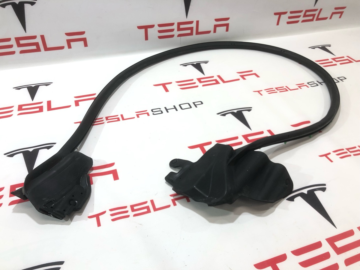 Уплотнитель к Tesla Model S 2021