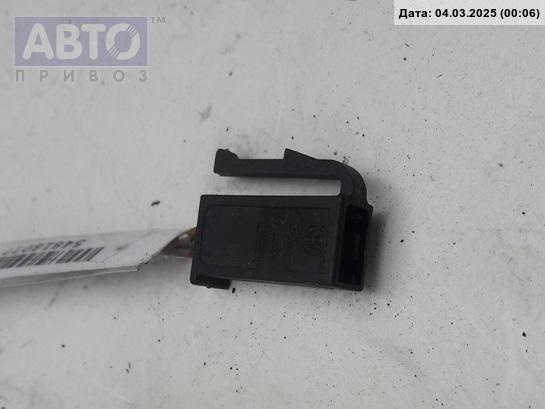 Разъем AUX / USB к Volkswagen Passat 2000