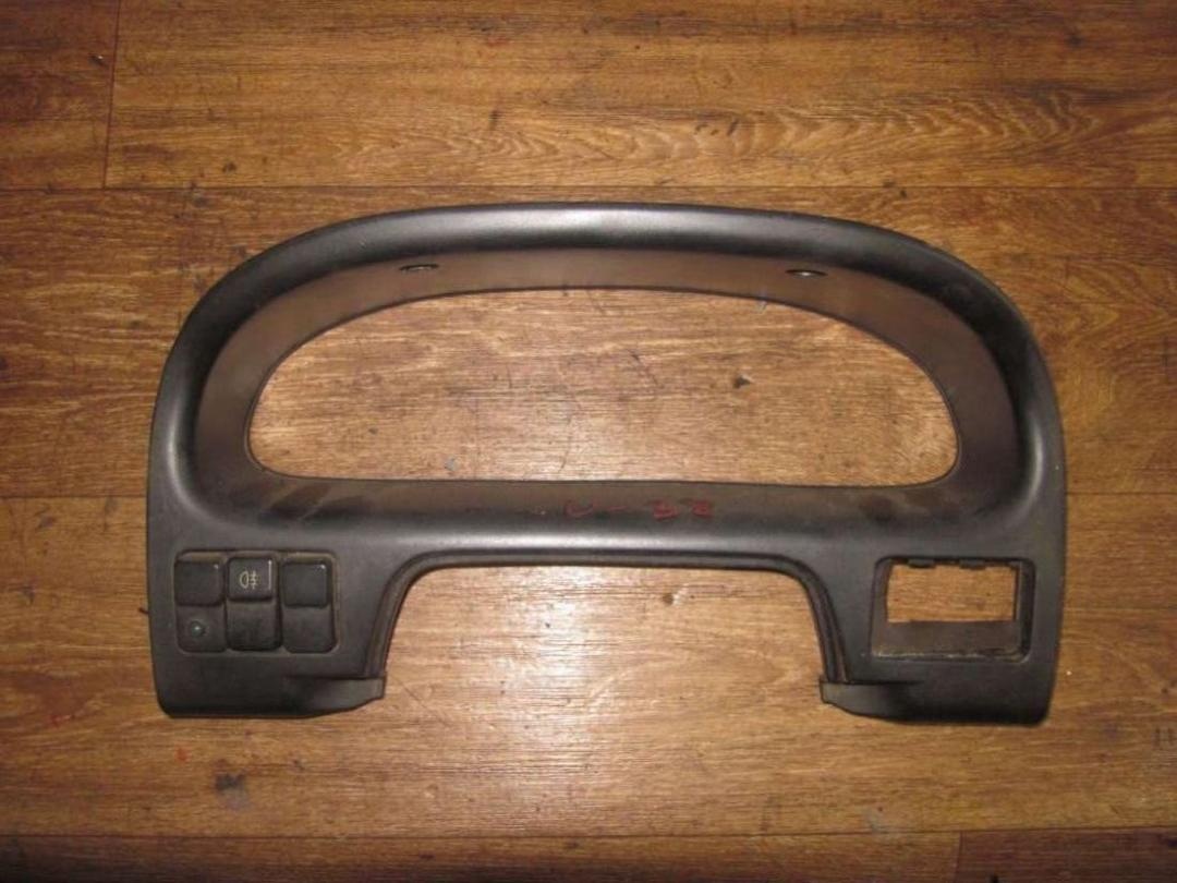 Кожух панели приборов к Mazda MPV 1998
