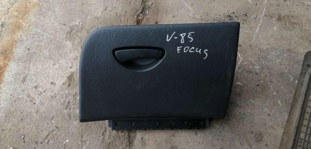 Бардачок к Ford Focus 1999