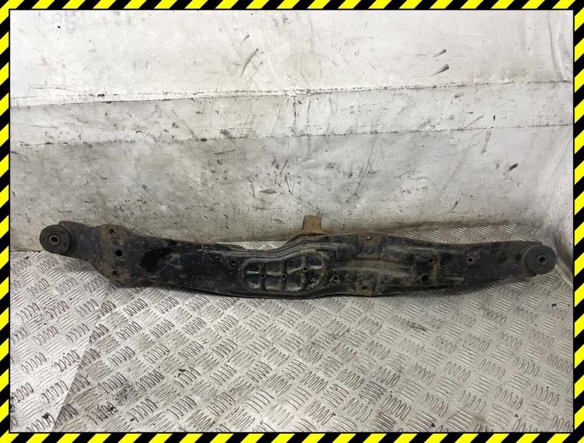 Балка под КПП к Mitsubishi Sigma 1993