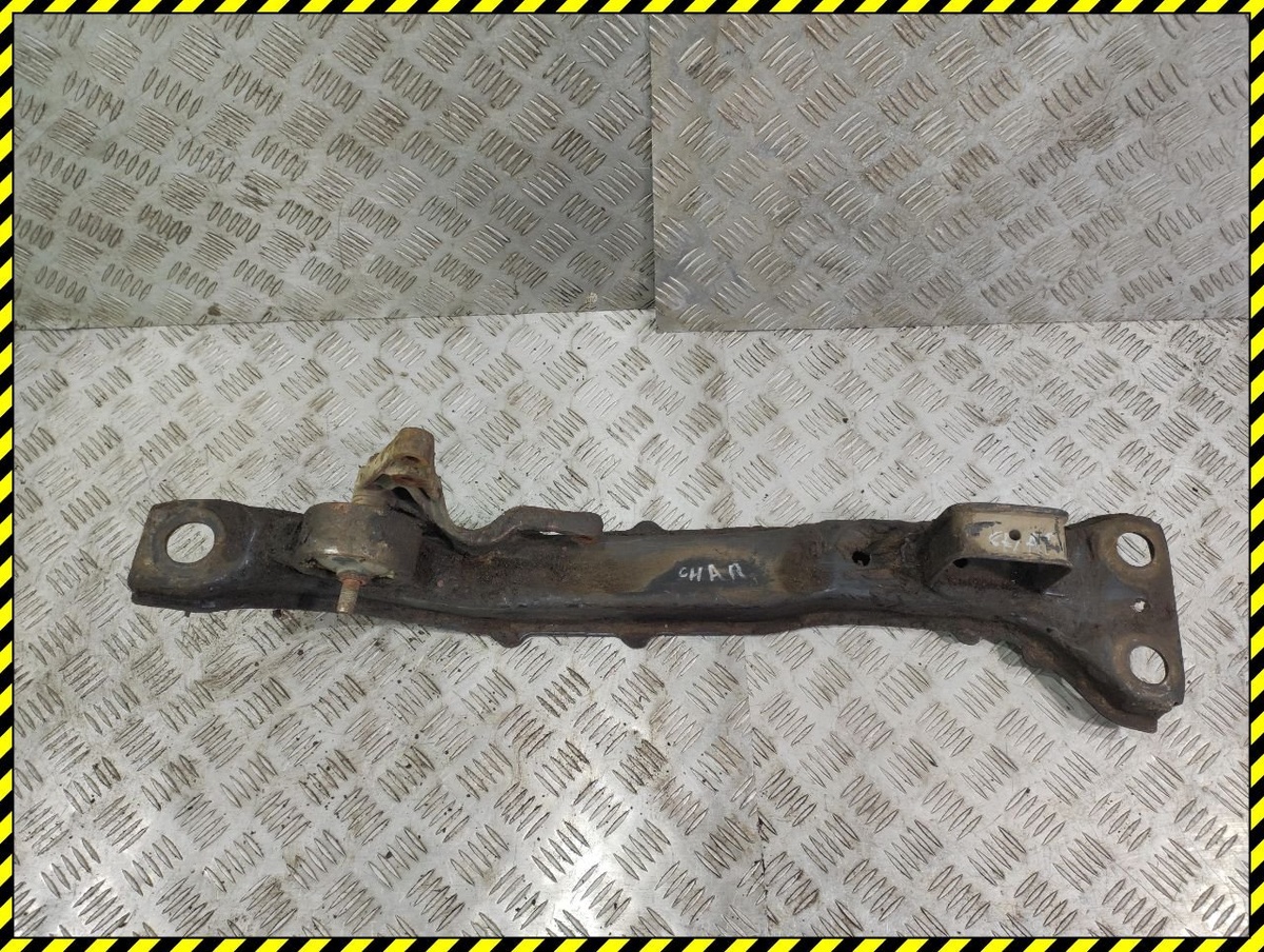 Балка под КПП к Daihatsu Charade 1997