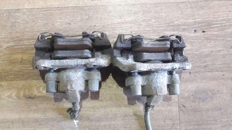 Суппорт задний правый к Volvo V70 2001