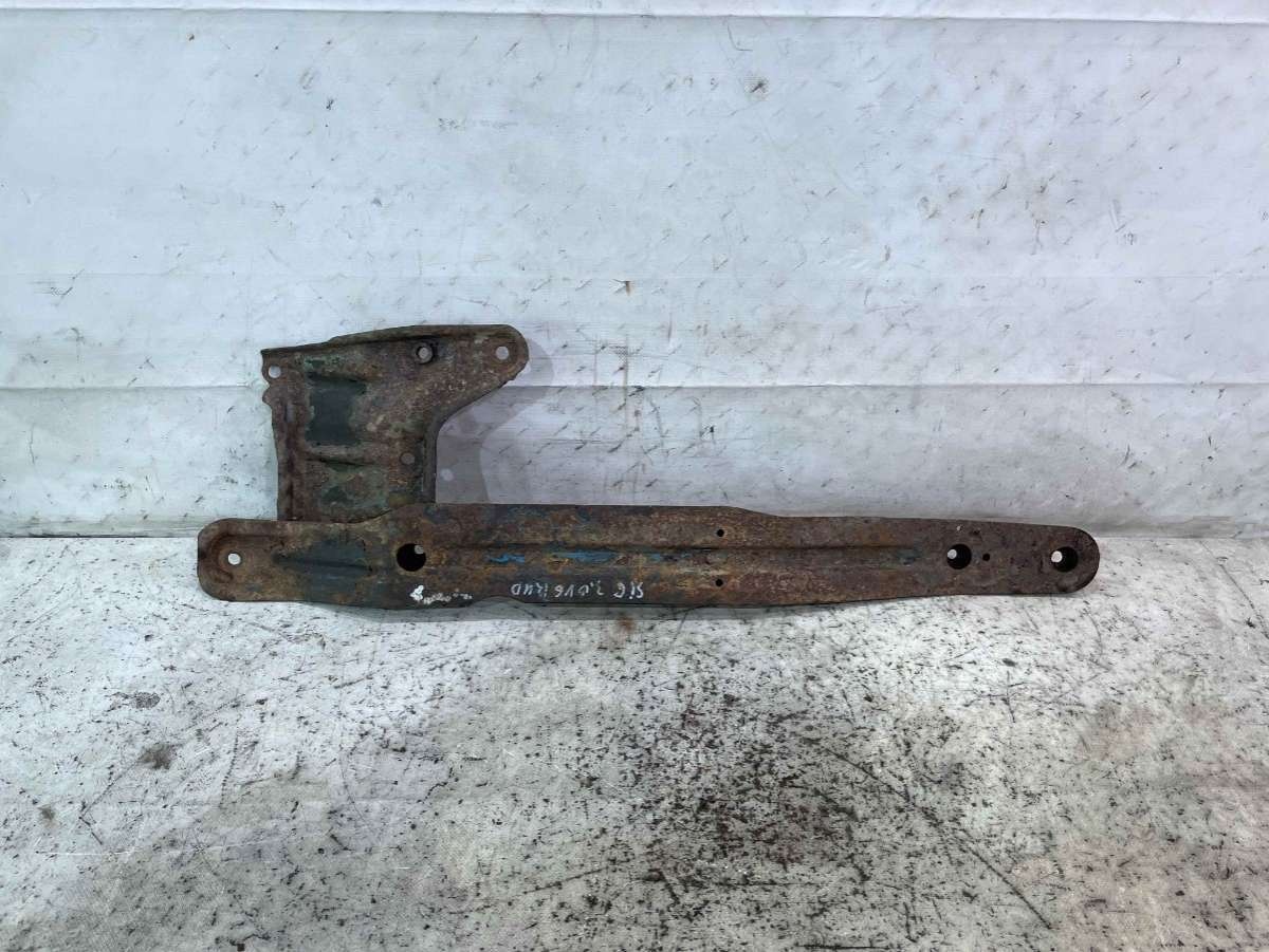 Балка под КПП к Mitsubishi Sigma 1994