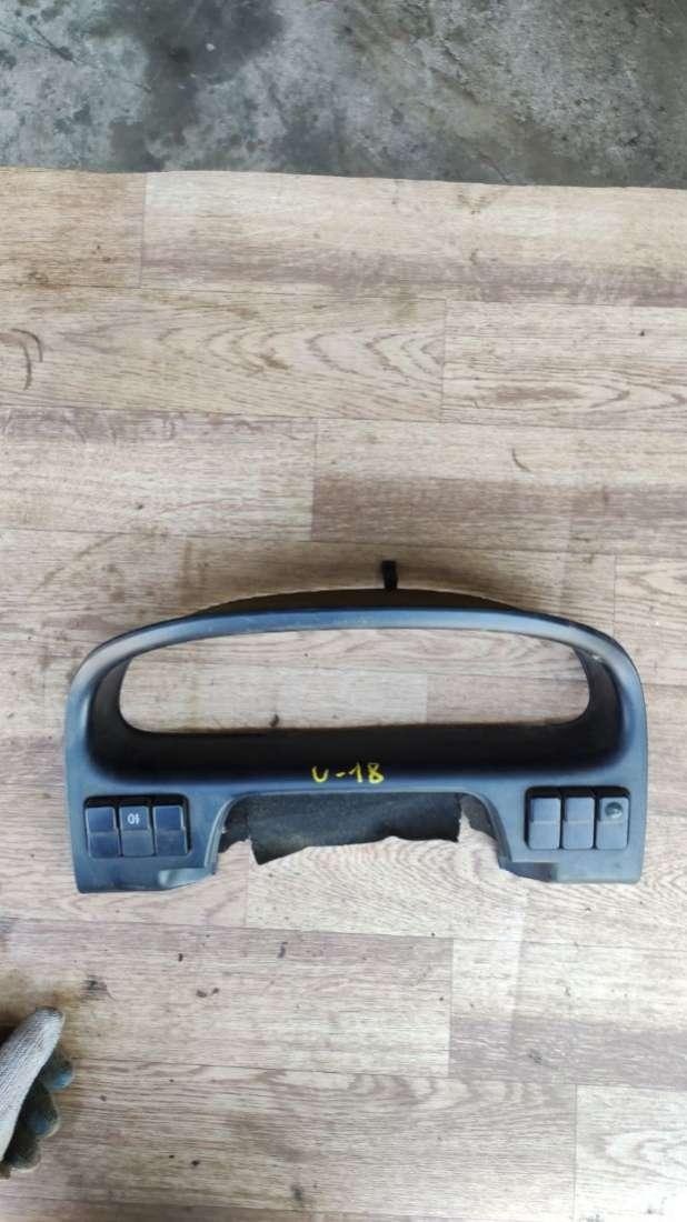 Кожух панели приборов к Mazda MPV 1997