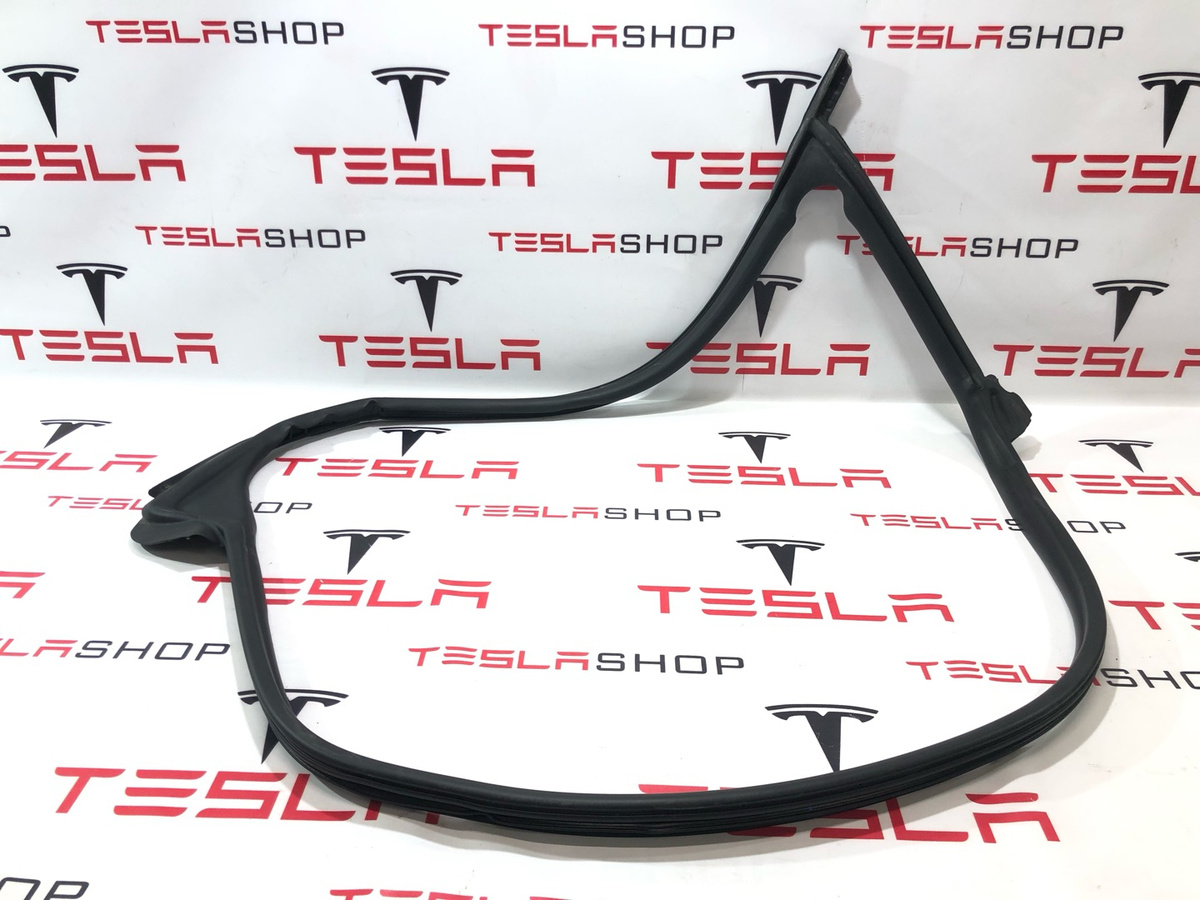 Уплотнитель к Tesla Model S 2021